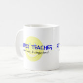 Mug Professeur retraité "faisant la danse heureuse " (Devant gauche)