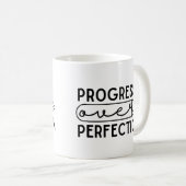 Mug Progrès sur la perfection (Devant droit)