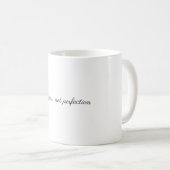 Mug "Progress, Not Perfection" Elegant Quote in Black (Devant droit)