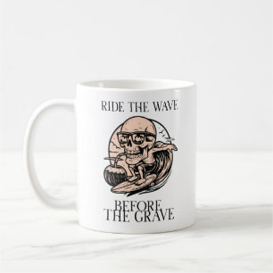 Mug Promenade Rétro Squelette Surfant sur la Vague Ava