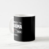 Mug Promoted To Grandma Est 2026 Soon To Be New Grandm (Devant gauche)