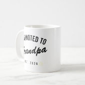 Mug Promoted to Grandpa Est. 2026 (Devant gauche)