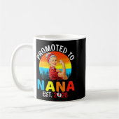Mug Promoted To Nana Est 2026 Strong Grandma Wer Retro (Gauche)