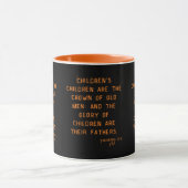 Mug Proverbes 17:6 KJV Bible Écriture à deux tons (Centre)