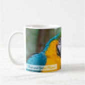 Mug Psaume Macaw bleu et jaune 145:9 KJV (Gauche)