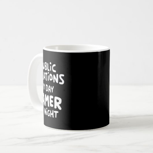 Mug Public Relations (Devant gauche)