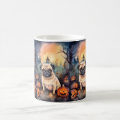 Mug Pug d'Halloween avec citrouilles effrayant (Centre)