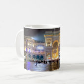 Mug Puits Vittorio Emanuele de La d'escroquerie de (Devant gauche)