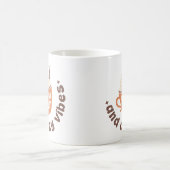 Mug Pumpkin Spice and Cozy vibes – Cute Fall PSL (Centre)