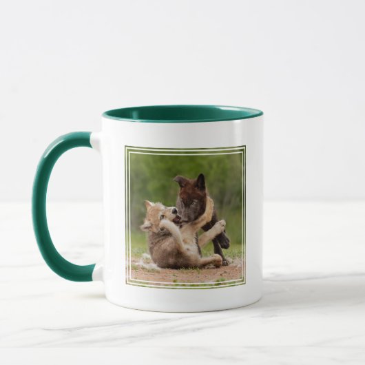 Mug Pups de loup gris luttant (Gauche)