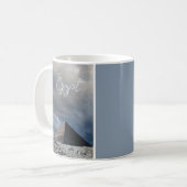 Mug Pyramide antique avec ciel orageux, Égypte (Devant gauche)