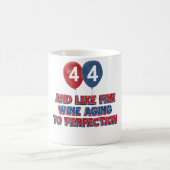 Mug quarante-quatrième conceptions d'anniversaire (Centre)