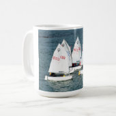 Mug Quatre bateaux optimistes (Devant gauche)