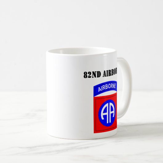 Mug quatre-vingt-deuxième Aéroporté (Devant droit)