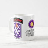 Mug quatre-vingt-quinzième Bde d'affaires civiles - (Devant gauche)