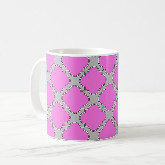Mug Quatrefoil rose et gris (Devant gauche)