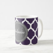 Mug Quatrefoil violet et gris monogramme (Devant droit)