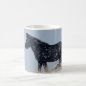 Mug Que la neige soit sauvage Mustang Noël (Centre)