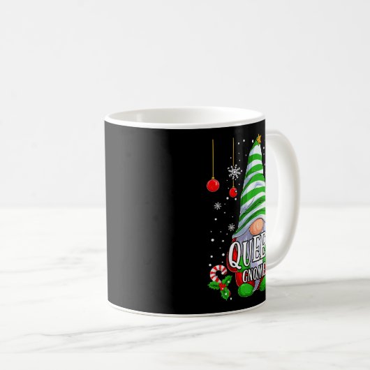 Mug Queen Gnome Christmas Pajamas Matching Family Grou (Devant droit)