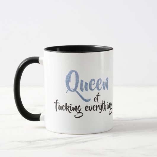 Mug Queen of f*cking tout ! Noir et Bleu (Gauche)