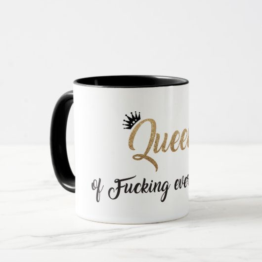 Mug Queen of f*cking tout ! Noir & Or (Devant gauche)