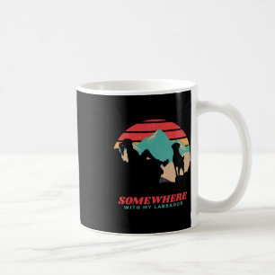 Mug Quelque part avec ma femme labrador randonnée camp