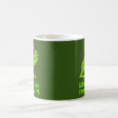 Mug QUI A LAISSÉ LES ROGS SORTIR un jeu de grenouille  (Centre)