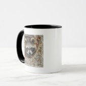 Mug Raccon niché à l'intérieur d'un creux d'arbre (Devant gauche)