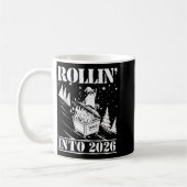 Mug Raccoon Rolling Into 2026 Happy New Year 2026 Funn (Gauche)