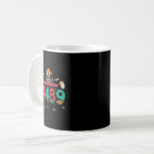 Mug Racine carrée 4489 Prof de maths drôle 67 Meme Hal (Devant gauche)