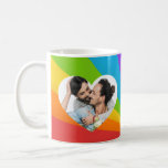 Mug Rainbow Gay Couple Photo dans Heart Romantic Love<br><div class="desc">Un joli cadeau d'anniversaire pour un couple de gay pride mariés heureux. Ajoutez votre propre photo romantique dans le joli coeur LGBT pour un cadeau artistique personnalisé.</div>