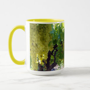 Mug Raisins De Sultana Sur Une Vigne De Raisin,