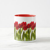 Mug Rangée des tulipes lumineuses de printemps rouge (Centre)