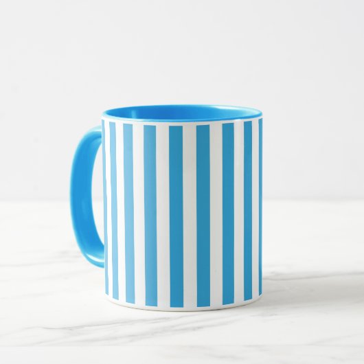 Mug Rayoires verticales classiques bleu bébé clair et  (Devant gauche)