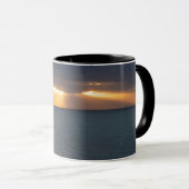 Mug Rayons de soleil dorés sur les reflets océaniques (Devant droit)