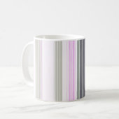 Mug Rayures verticales grises et roses. (Devant gauche)