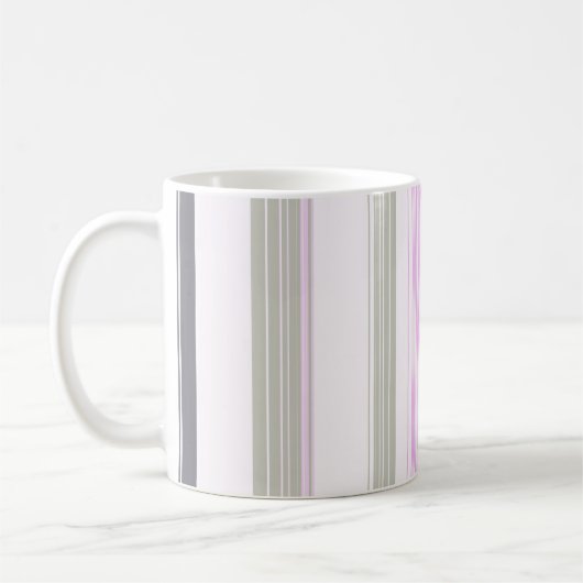 Mug Rayures verticales grises et roses. (Gauche)