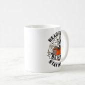 Mug Read Books Be Kind Stay Weird Skeleton Reading Hal (Devant droit)