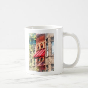 Mug Red Awen sur Brownstone Hoboken NJ