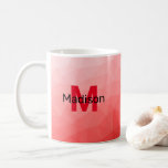 Mug Red gradient geometric mesh pattern Monogram<br><div class="desc">Monogramme Personnalisez avec votre initiale et votre nom personnalisés. Motif de maillage géométrique dégradé rouge. Triangle maillage géométrique avec dégradé gris foncé clair. motif,  ombre,  maillage,  triangles,  géométrie,  géométrique,  dégradé,  cool,  triangle,  brillant,  rouge</div>