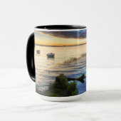 Mug Réflexion de bateaux à voile du coucher du soleil (Devant gauche)