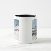 Mug remonte-pente dans le paysage neigeux ensoleillé (Centre)