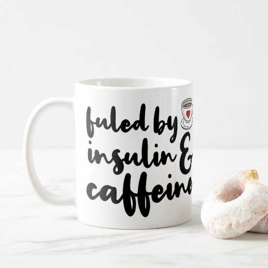 Mug Rempli de combustible par l'insuline et la caféine (Avec donut)