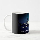 Mug Requin océanique à pointe noire sous l'eau (Gauche)