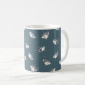 Mug Requins à l'aquarelle jetés sur fond gris-bleu (Devant droit)