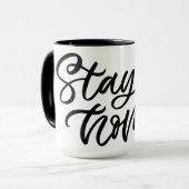 Mug Restez à la maison| Police de fantaisie (Devant gauche)