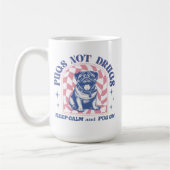 Mug Restez calme et Carlin sur les Carlins rétro et no (Gauche)