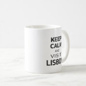 Mug Restez calme et visitez Lisbonne (Devant droit)
