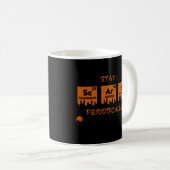 Mug Restez Effrayant Science Périodique Halloween (Devant droit)