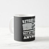 Mug Retraité 2024 Pas mon problème Plus drôle Pêche (Devant gauche)